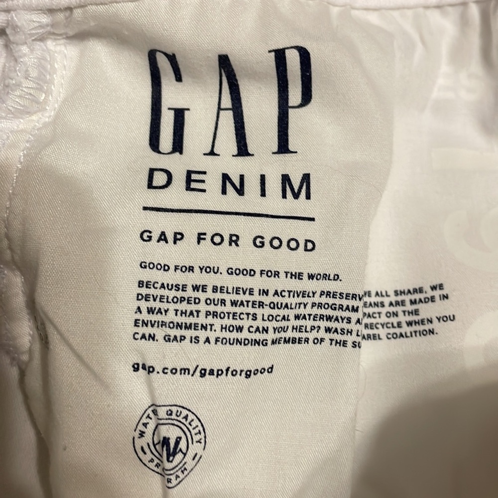 Gap Buttonfly Shorts - image 4